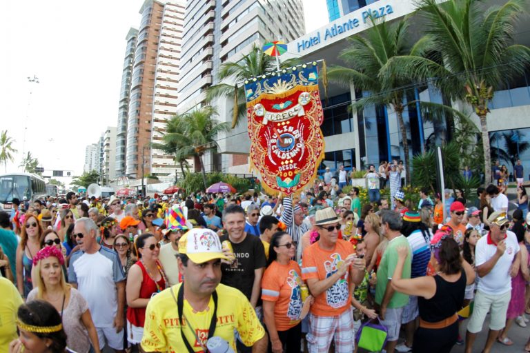 Bulindo no Caldinho anima Carnaval de rua   de Boa Viagem com saída do Dona Lindu