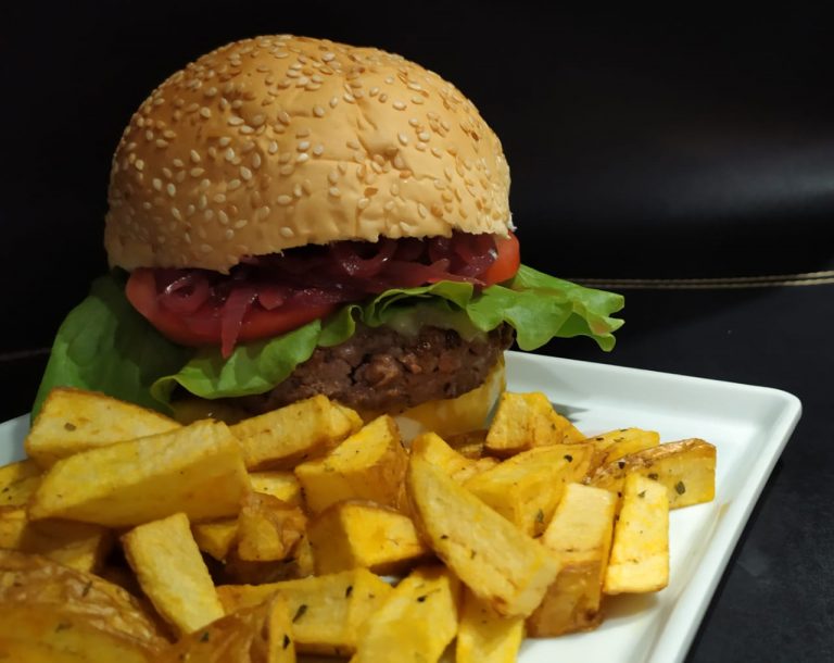 Dia do Hambúrguer – conheça as origens deste prato querido pelos brasileiros