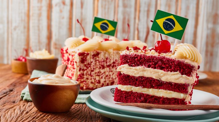 Sodiê Doces lança torta Red Velvet para o Dia das Mães em duas versões (americana e brasileira)