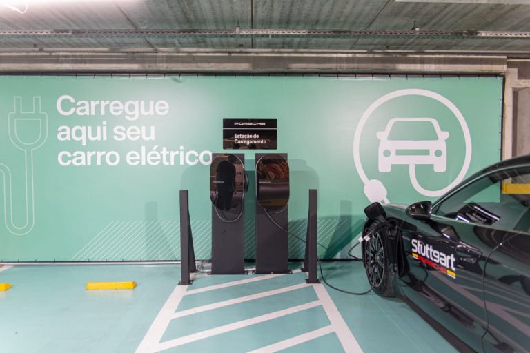 Porsche Brasil instala estações de recarga para veículos elétricos e híbridos no Plaza Shopping