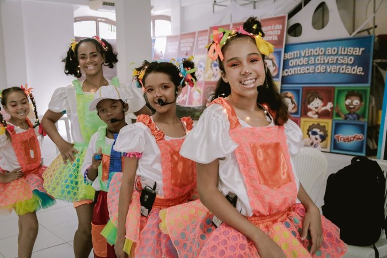 Aldeias Infantis SOS Brasil disponibiliza na internet série de oficinas com arte-educadores do Projeto Fortalecer, vídeos contam com intérprete de Libras