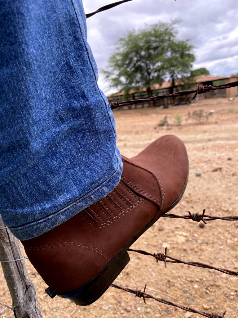 Cabritos da Floresta lança linha Premium de botas estilo vaqueiro