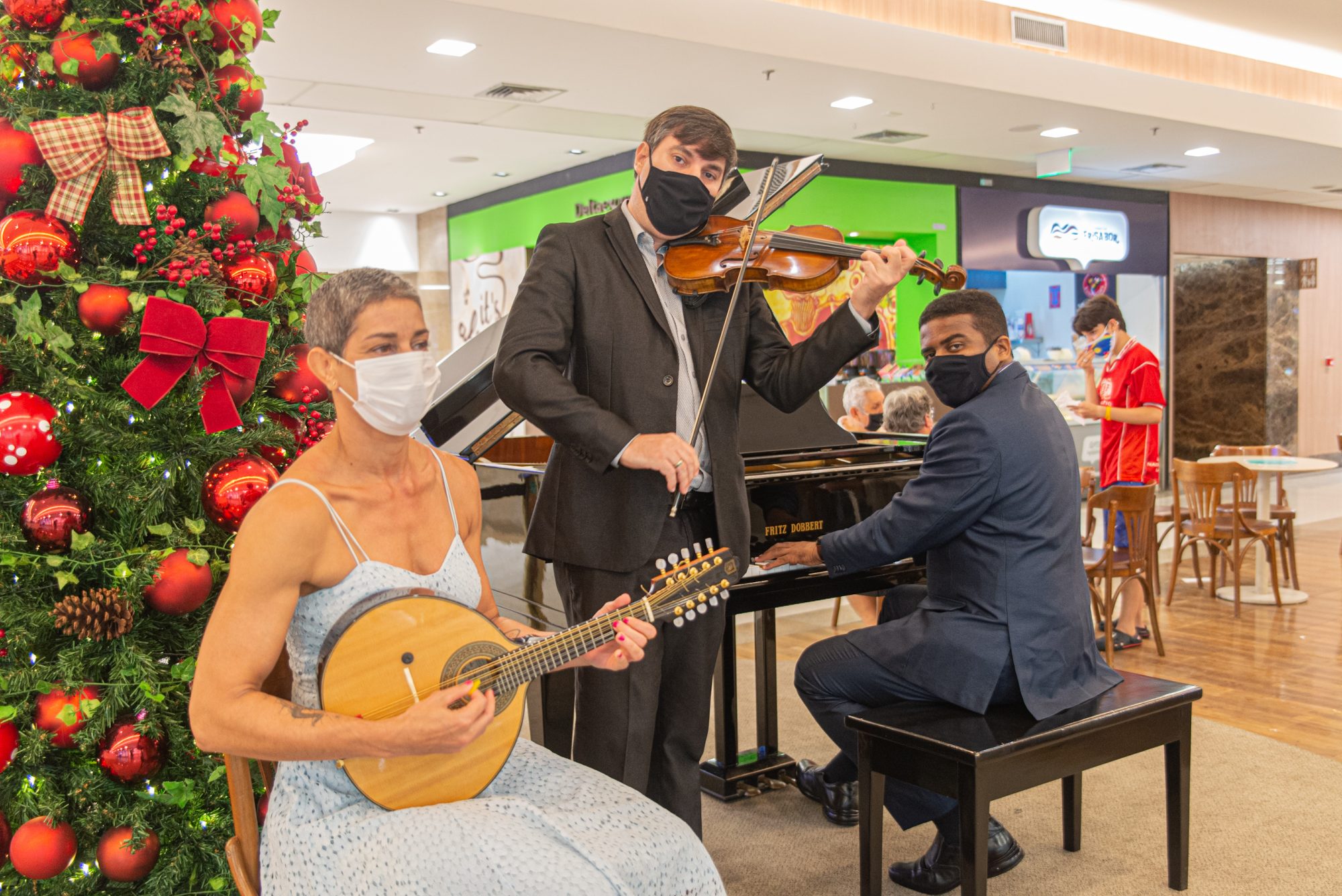 Moema Macedo e Marcônio Costa participam do encerramento das Tardes do Piano – Especial de Natal  do Plaza no próximo sábado (18)