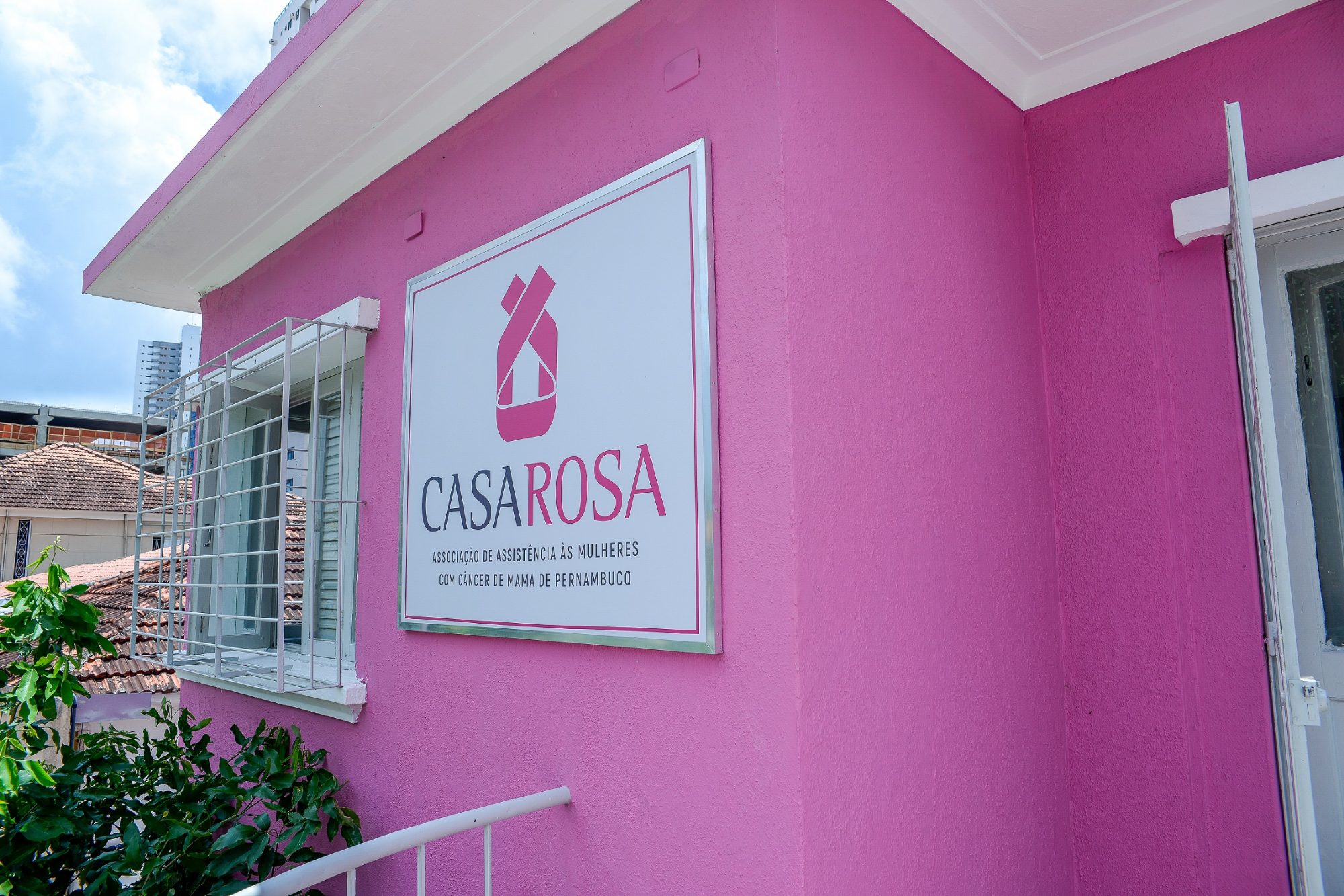 Boa Viagem recebe nova edição do Bazar Solidário da ONG CasaRosa, em prol de mulheres vítimas do câncer de mama