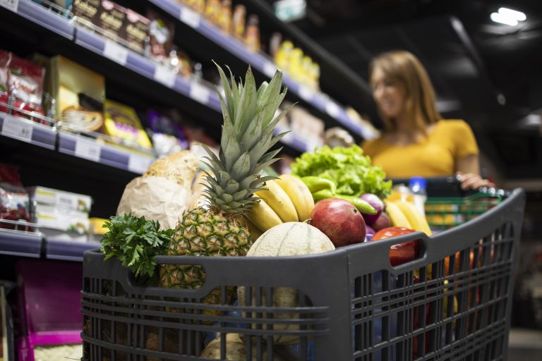 Reduflação – fenômeno que diminui tamanho e qualidade dos alimentos se intensifica nos supermercados brasileiros