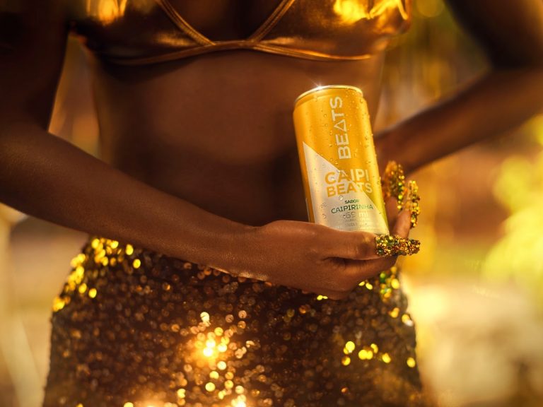 Feito com cachaça, Beat Drinks sabor caipirinha é o novo lançamento da marca