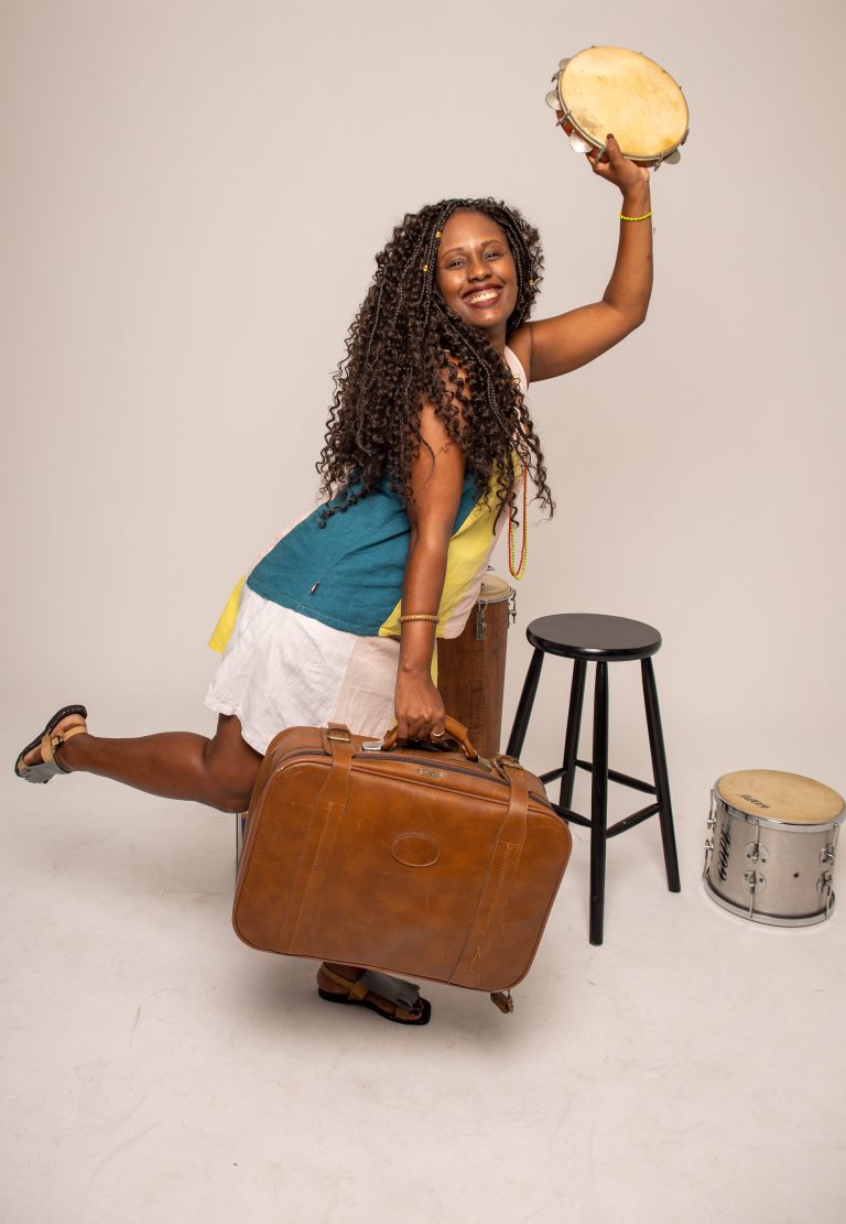 No Bairro do Recife, Sambando Miudinho convida criançada para uma viagem pelo Mundo do Samba e das histórias