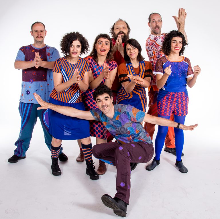 Barbatuques celebra 25 anos com novo show pelo Brasil