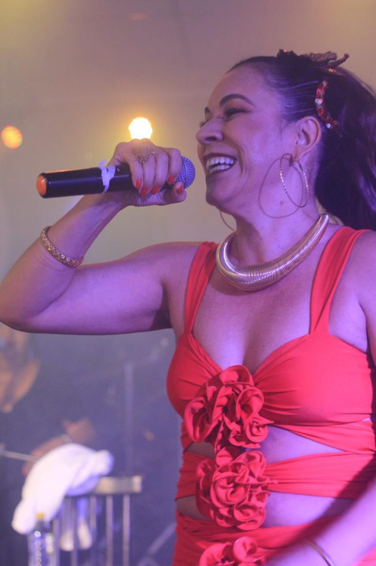 Carla Rio promove esquenta de carnaval com encontro de ritmos na Zona Oeste do Recife