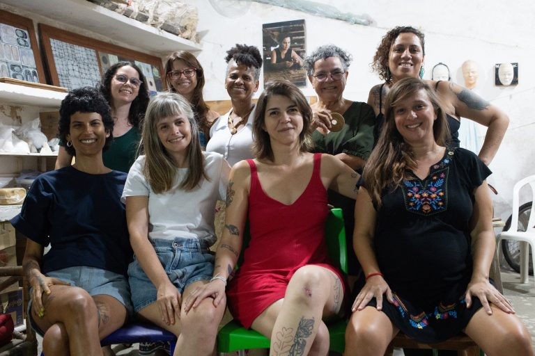 Artistas mães realizam projeto O Peso e O Voo