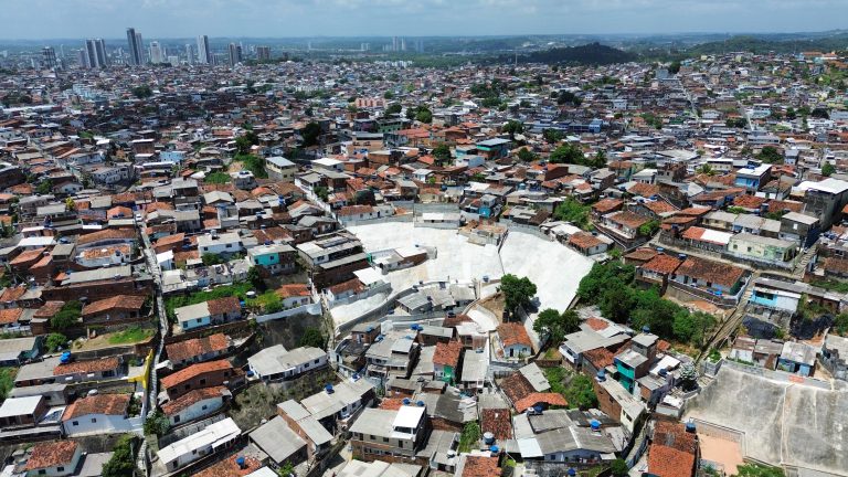 Prefeitura do Recife avança em obra de contenção de encosta no Alto José Bonifácio