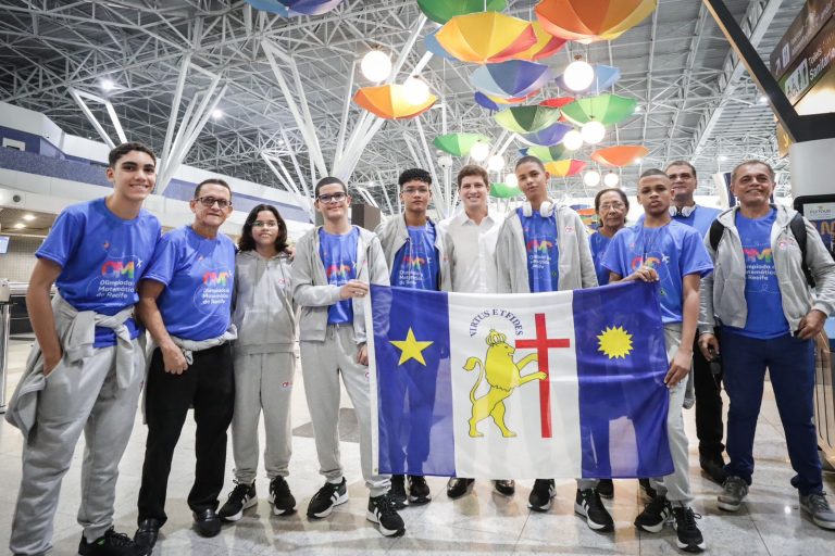 Estudantes premiados na Olimpíada de Matemática do Recife embarcam para os EUA