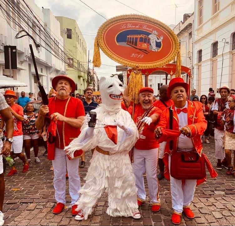 Aceitando o Pix, ‘O Bonde’ leva La Ursa para as ruas do Recife Antigo