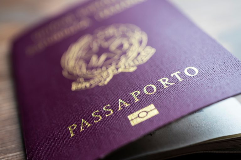 Cidadania italiana: quanto custa e a forma mais rápida de conquistar o passaporte vermelho