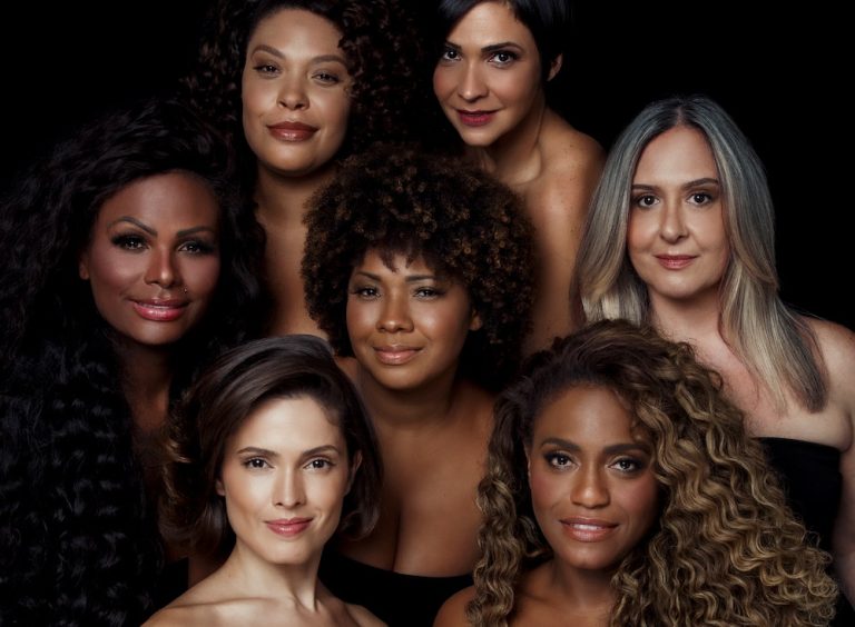 Espetáculo doc musical “Elas Brilham” celebra mulheres que inspiram no Teatro RioMar