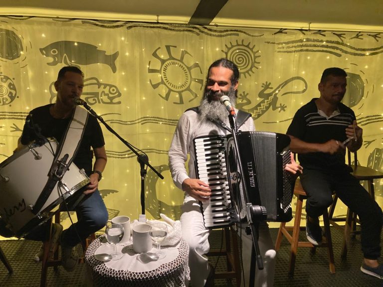 Projeto Forró de Candeeiro celebra Dia Internacional da Mulher com música