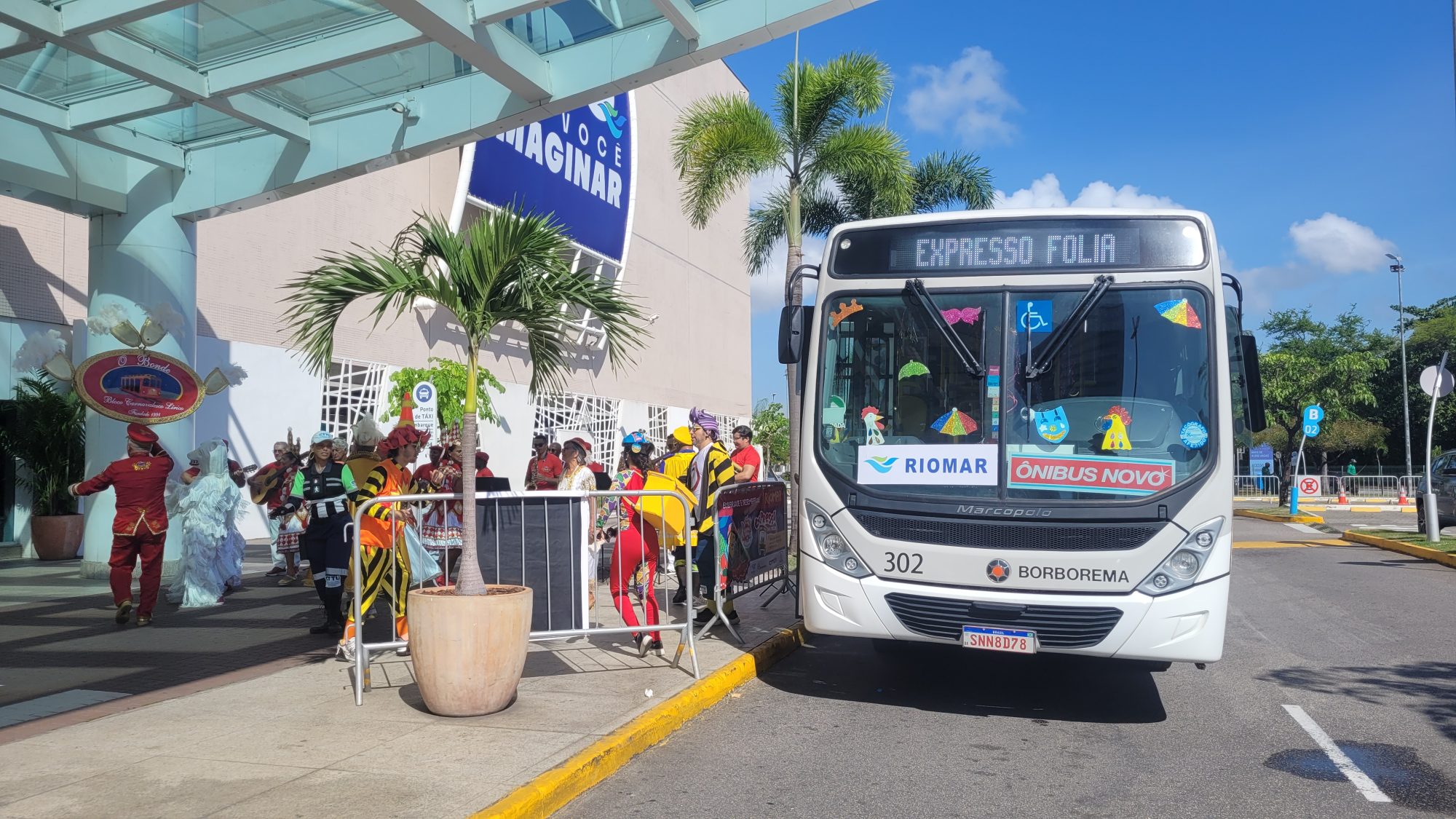 Ônibus expressos para o Carnaval têm ponto de embarque e desembarque no RioMar Recife