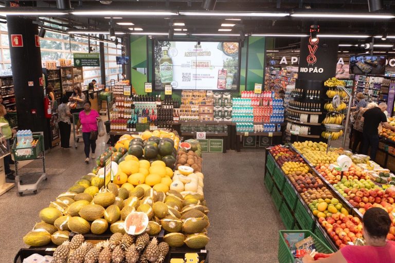 Pão de Açúcar oferece opções práticas de alimentação para a folia em Recife