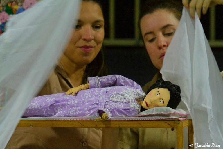 Espetáculo “Bendita Dica”, da Cia Burlesca (DF), será apresentado no Recife com acesso gratuito