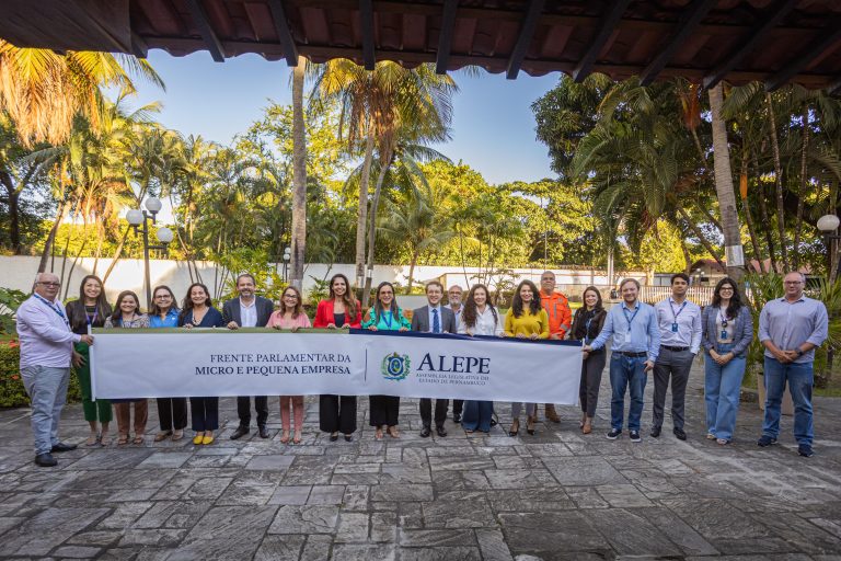 Frente Parlamentar discute desburocratização do ambiente de negócios em Pernambuco