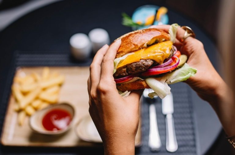 Como aproveitar o Dia do Hamburguer