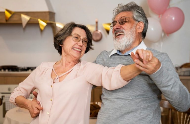 Dança na terceira idade fortalece ossos e aprimora a coordenação motora