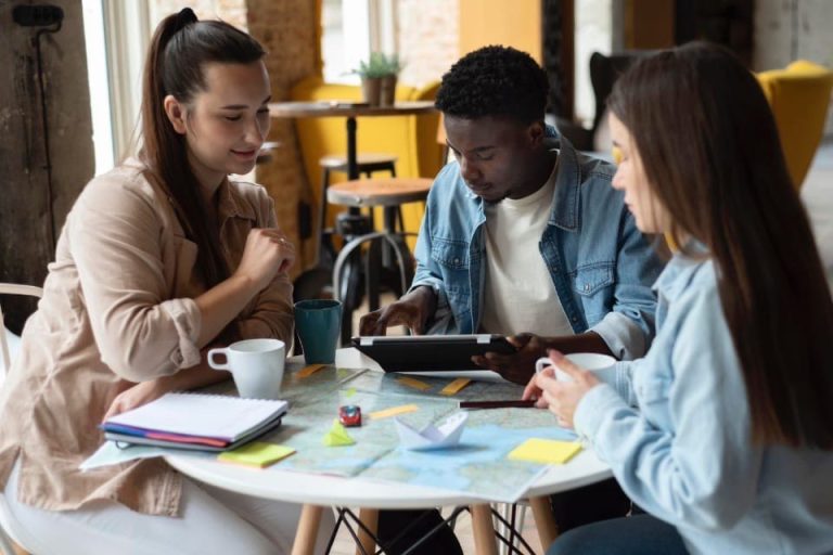 Do campus à sociedade: projetos acadêmicos despertam inovação e impacto social entre jovens