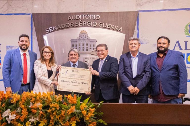 Alepe realiza cerimônia de Título de Cidadão Pernambucano para prefeito de Belo Jardim