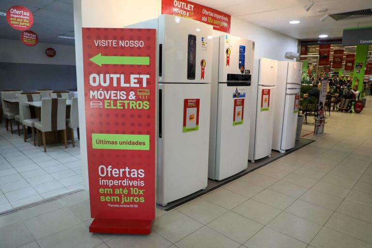 Ferreira Costa abre Outlet de Móveis e Eletros na Imbiribeira com até 50% de desconto e visa reforçar consumo de fim de ano