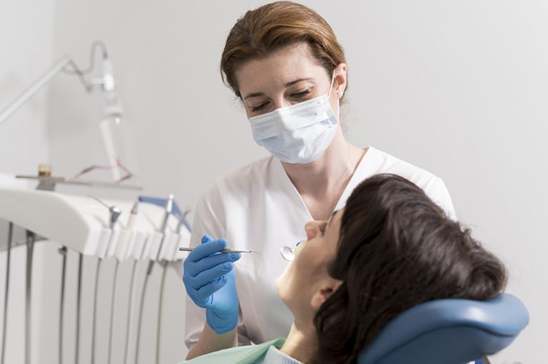 Doenças bucais podem causar cânceres: especialista alerta para riscos à saúde