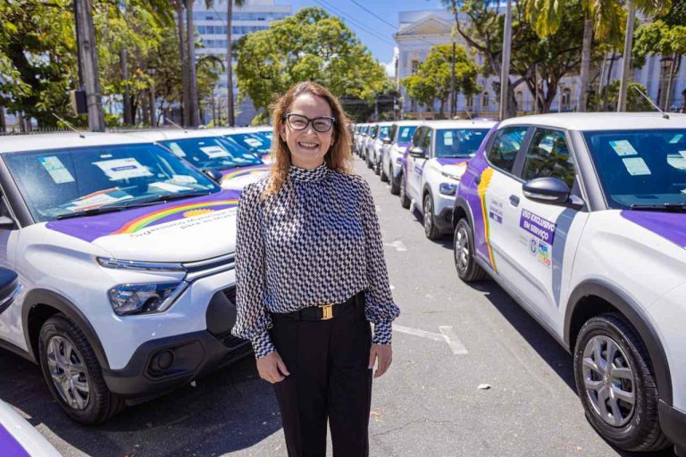 Entrega de novos veículos fortalece iniciativas de proteção e apoio às mulheres em Pernambuco