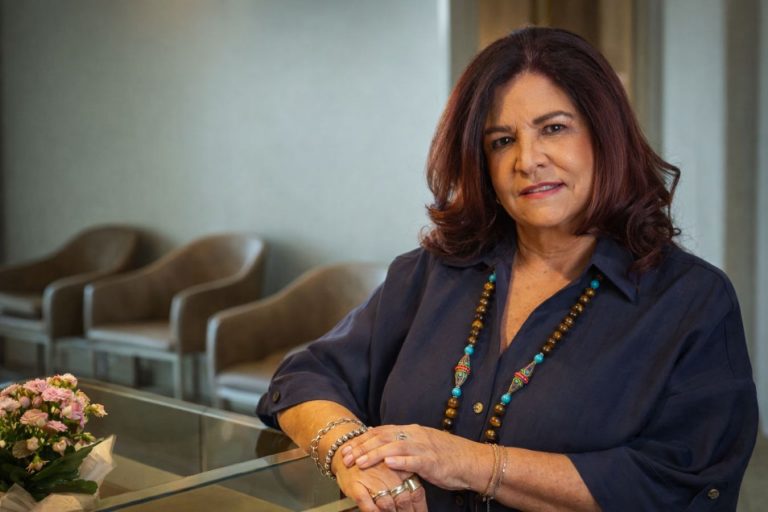 Diagnóstico tardio ainda invisibiliza mulheres autistas, aponta especialista