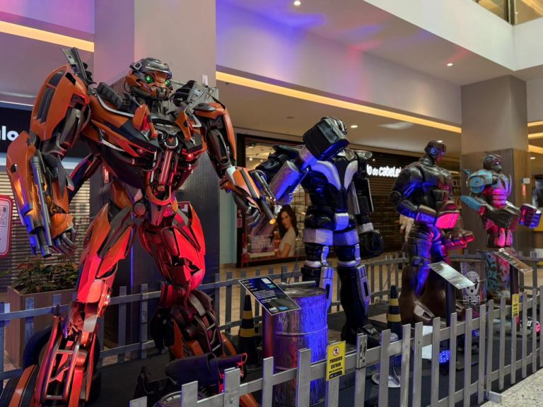 Fim de semana com shows gratuitos de robôs gigantes no Shopping Patteo Olinda