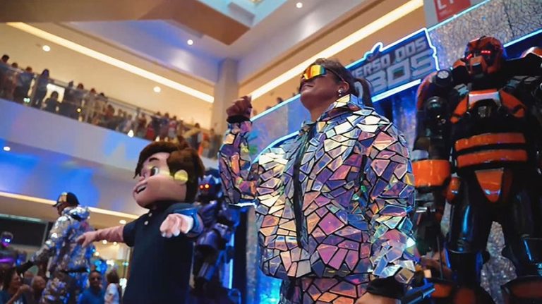 Fim de semana do Shopping Patteo Olinda tem caça aos ovos de Páscoa e shows da Turminha dos Robôs