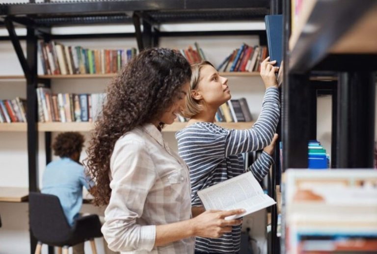 Simpósio nacional gratuito da Wyden destaca produção científica e inovação no cenário acadêmico