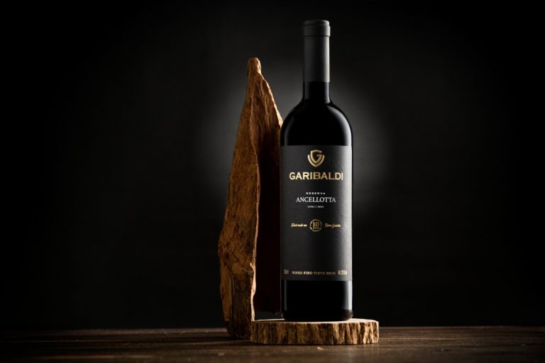 Um brinde ao afeto: confira sugestões de vinhos e espumantes para celebrar o Dia dos Pais